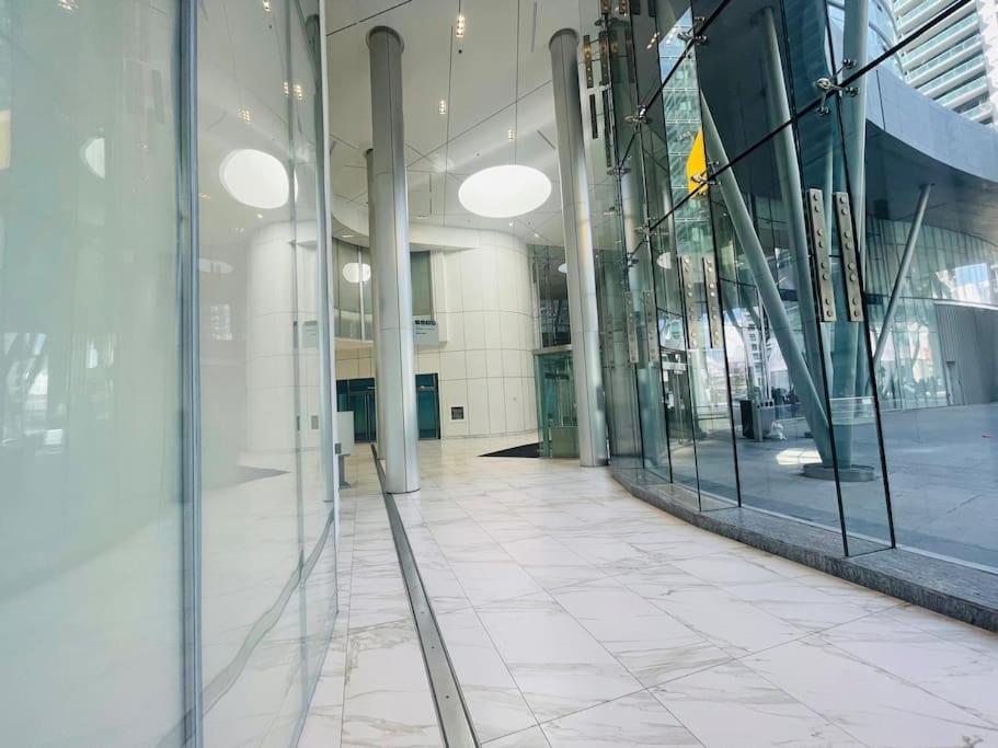 New Superior Lakeview Luxury 3-Bedroom Suite On 48 Floor Торонто Экстерьер фото