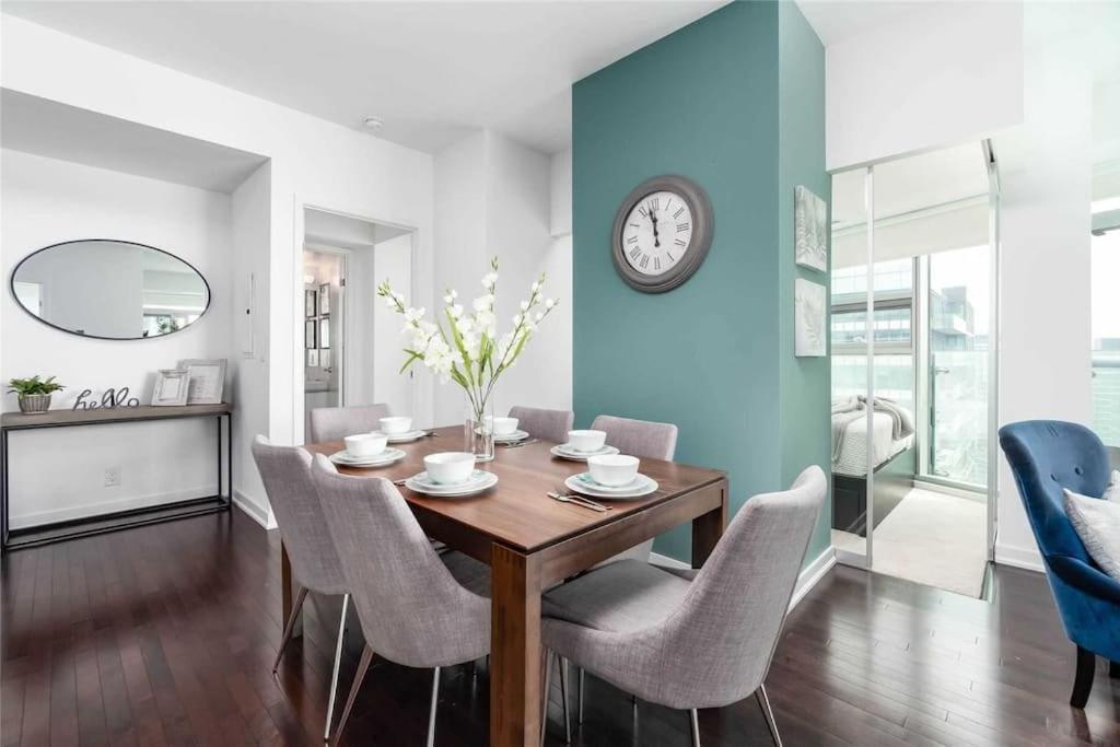New Superior Lakeview Luxury 3-Bedroom Suite On 48 Floor Торонто Экстерьер фото