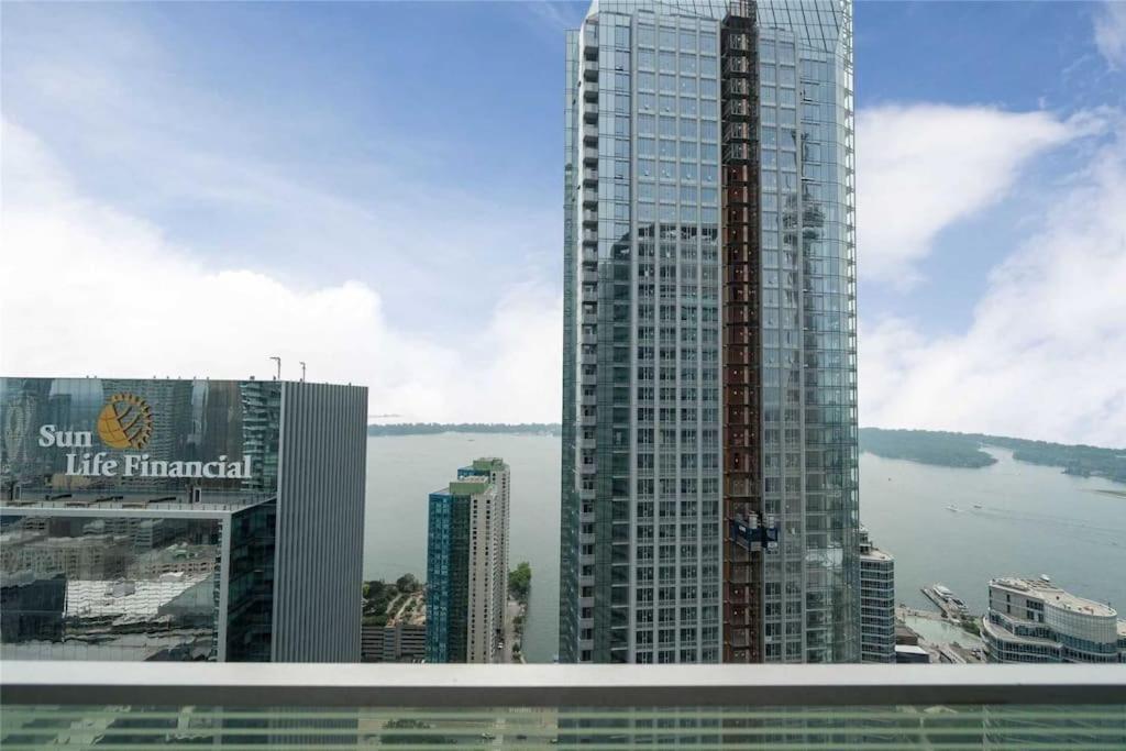New Superior Lakeview Luxury 3-Bedroom Suite On 48 Floor Торонто Экстерьер фото