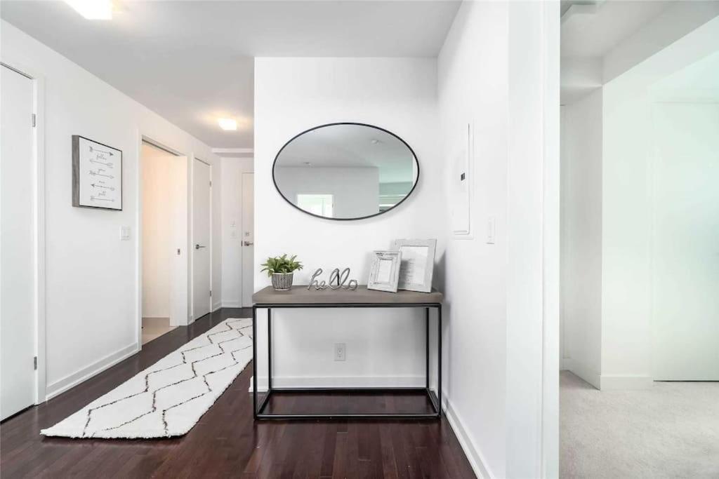New Superior Lakeview Luxury 3-Bedroom Suite On 48 Floor Торонто Экстерьер фото