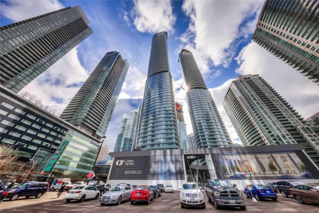New Superior Lakeview Luxury 3-Bedroom Suite On 48 Floor Торонто Экстерьер фото