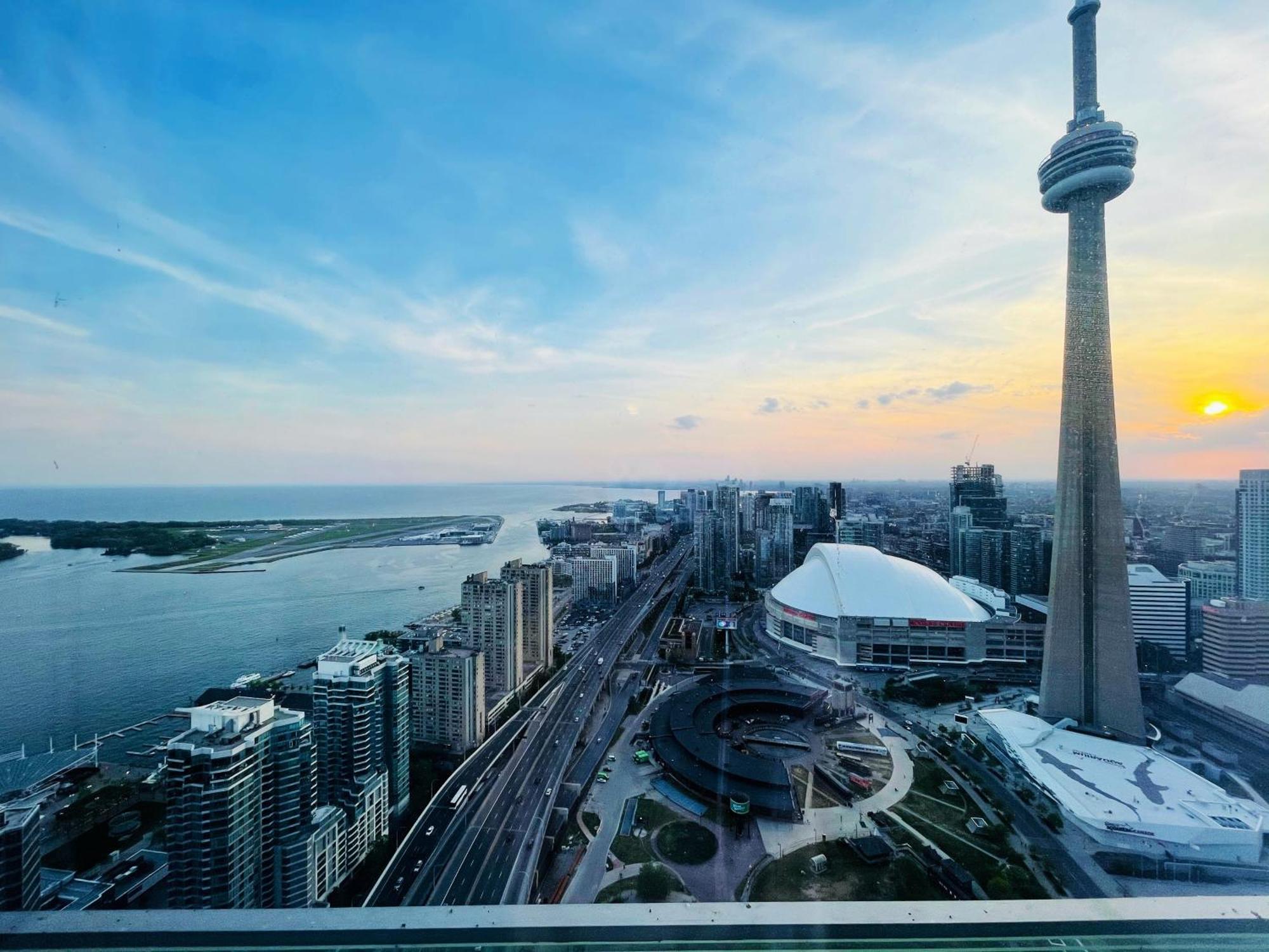 New Superior Lakeview Luxury 3-Bedroom Suite On 48 Floor Торонто Экстерьер фото