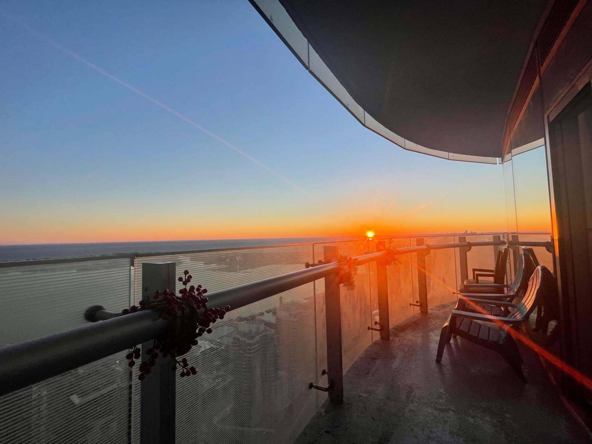 New Superior Lakeview Luxury 3-Bedroom Suite On 48 Floor Торонто Экстерьер фото