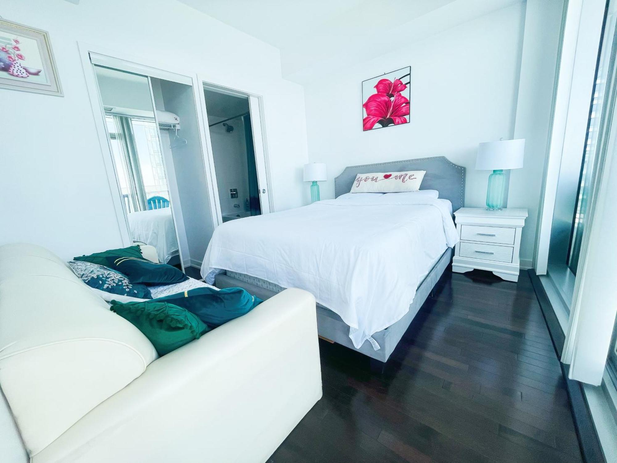 New Superior Lakeview Luxury 3-Bedroom Suite On 48 Floor Торонто Экстерьер фото