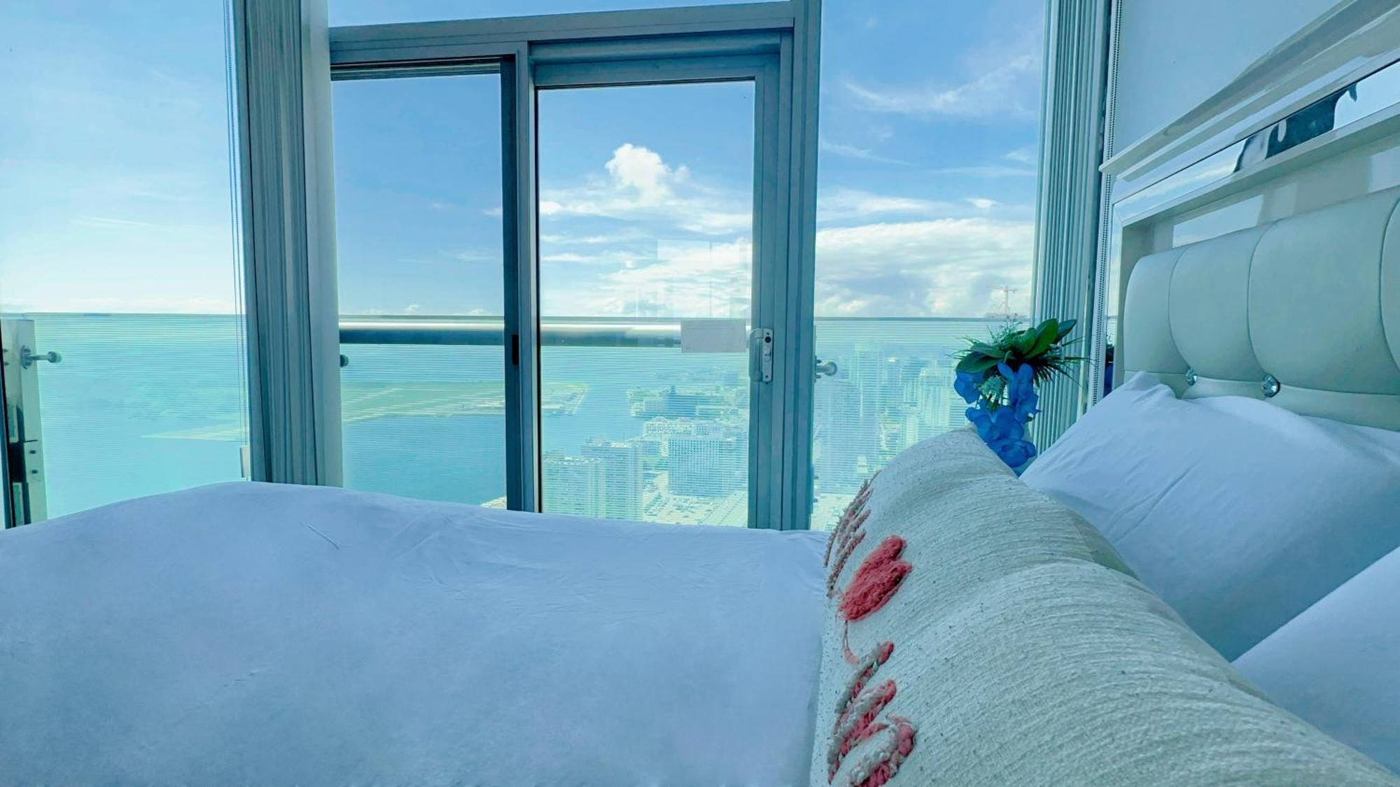 New Superior Lakeview Luxury 3-Bedroom Suite On 48 Floor Торонто Экстерьер фото