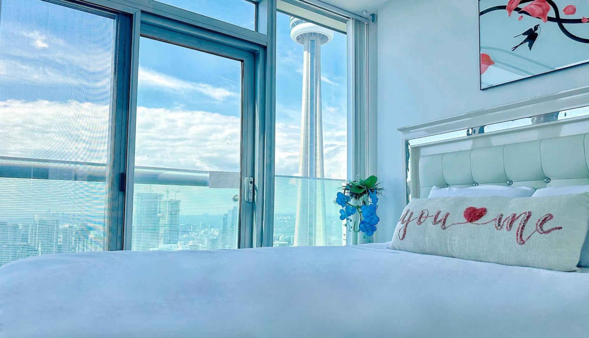 New Superior Lakeview Luxury 3-Bedroom Suite On 48 Floor Торонто Экстерьер фото